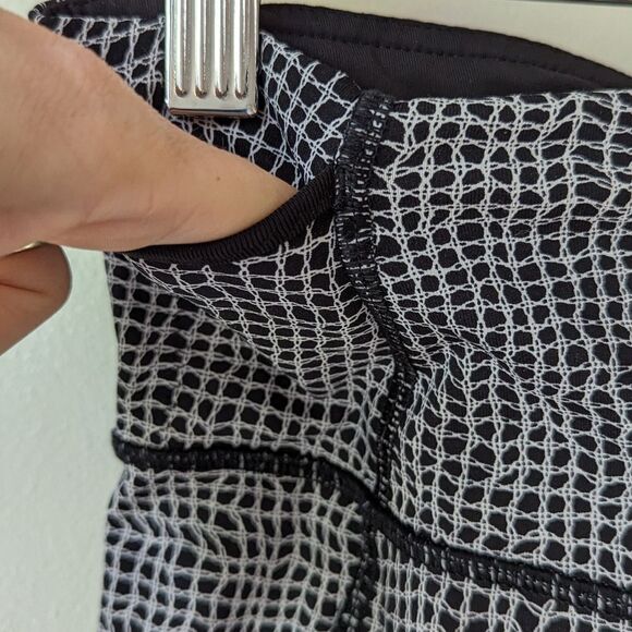 Lululemon Outrun‎ Tight Fall Net White Black/Multi Pocket Black W5AE7S - Picture 15 of 16